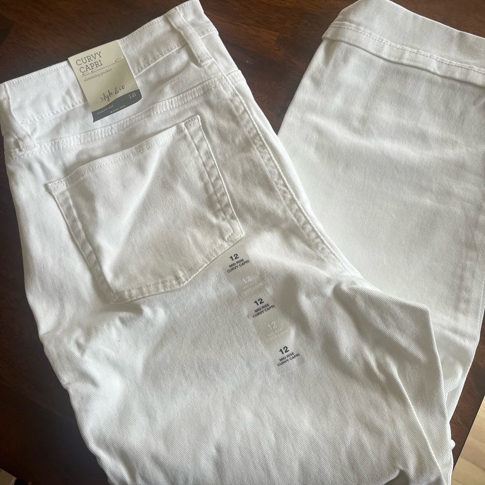 Style and co white capris NWT